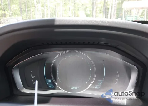 2014 Volvo Xc60 T6 R-Design Platinum z USA, uszkodzony, nr VIN YV4902DZ4E2555246